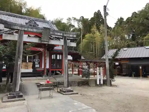 投谷八幡宮の鳥居