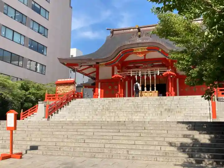 花園神社の本殿・本堂