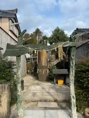 妖怪神社の{uncategorized: "未分類", other: "その他", undefined: "問題あり", building: "その他建物", grave: "お墓", sacred_gate: "鳥居", guardian: "狛犬", statue: "像", buddha: "仏像", history: "歴史", nature: "自然", garden: "庭園", animal: "動物", pagoda: "塔", temizu: "手水舎", mountain_gate: "山門・神門", sanctuary: "本殿・本堂", subordinate: "末社・摂社", art: "芸術", scenery: "景色", jizo: "地蔵", ema: "絵馬", goshuin: "御朱印", omikuji: "おみくじ", items: "授与品その他", amulet: "お守り", goshuincho: "御朱印帳", eats: "食事", festival: "お祭り", votive_dance: "神楽", shichigosan: "七五三参", wedding: "結婚式", experience: "体験その他", initially: "初詣", around: "周辺", anti_infection: "感染症対策"}