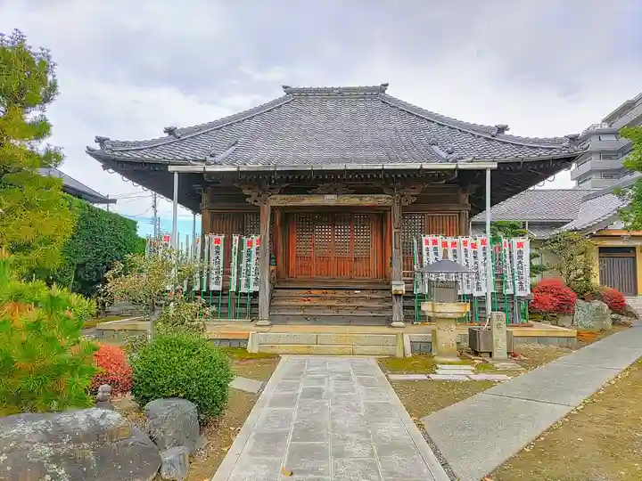 自性院の本殿・本堂