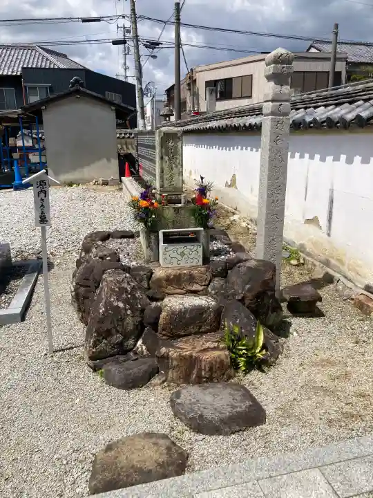自性院常楽寺の{uncategorized: "未分類", other: "その他", undefined: "問題あり", building: "その他建物", grave: "お墓", sacred_gate: "鳥居", guardian: "狛犬", statue: "像", buddha: "仏像", history: "歴史", nature: "自然", garden: "庭園", animal: "動物", pagoda: "塔", temizu: "手水舎", mountain_gate: "山門・神門", sanctuary: "本殿・本堂", subordinate: "末社・摂社", art: "芸術", scenery: "景色", jizo: "地蔵", ema: "絵馬", goshuin: "御朱印", omikuji: "おみくじ", items: "授与品その他", amulet: "お守り", goshuincho: "御朱印帳", eats: "食事", festival: "お祭り", votive_dance: "神楽", shichigosan: "七五三参", wedding: "結婚式", experience: "体験その他", initially: "初詣", around: "周辺", anti_infection: "感染症対策"}