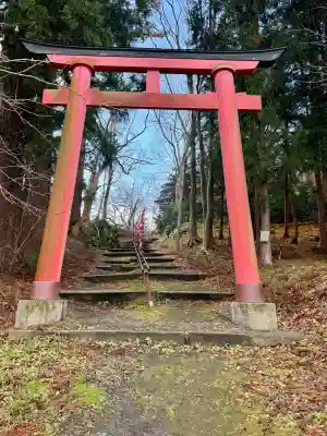 長者山新羅神社の{uncategorized: "未分類", other: "その他", undefined: "問題あり", building: "その他建物", grave: "お墓", sacred_gate: "鳥居", guardian: "狛犬", statue: "像", buddha: "仏像", history: "歴史", nature: "自然", garden: "庭園", animal: "動物", pagoda: "塔", temizu: "手水舎", mountain_gate: "山門・神門", sanctuary: "本殿・本堂", subordinate: "末社・摂社", art: "芸術", scenery: "景色", jizo: "地蔵", ema: "絵馬", goshuin: "御朱印", omikuji: "おみくじ", items: "授与品その他", amulet: "お守り", goshuincho: "御朱印帳", eats: "食事", festival: "お祭り", votive_dance: "神楽", shichigosan: "七五三参", wedding: "結婚式", experience: "体験その他", initially: "初詣", around: "周辺", anti_infection: "感染症対策"}