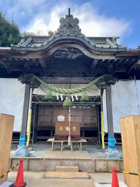 鹿島神社の{uncategorized: "未分類", other: "その他", undefined: "問題あり", building: "その他建物", grave: "お墓", sacred_gate: "鳥居", guardian: "狛犬", statue: "像", buddha: "仏像", history: "歴史", nature: "自然", garden: "庭園", animal: "動物", pagoda: "塔", temizu: "手水舎", mountain_gate: "山門・神門", sanctuary: "本殿・本堂", subordinate: "末社・摂社", art: "芸術", scenery: "景色", jizo: "地蔵", ema: "絵馬", goshuin: "御朱印", omikuji: "おみくじ", items: "授与品その他", amulet: "お守り", goshuincho: "御朱印帳", eats: "食事", festival: "お祭り", votive_dance: "神楽", shichigosan: "七五三参", wedding: "結婚式", experience: "体験その他", initially: "初詣", around: "周辺", anti_infection: "感染症対策"}