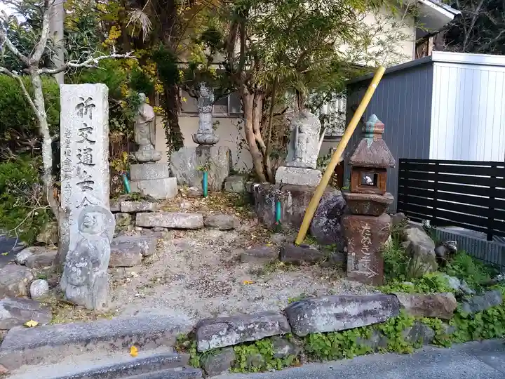 中之院(嵓窟山根本中院)の仏像