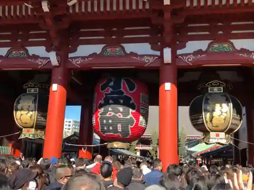 浅草寺の山門