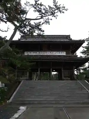 誕生寺の山門・神門