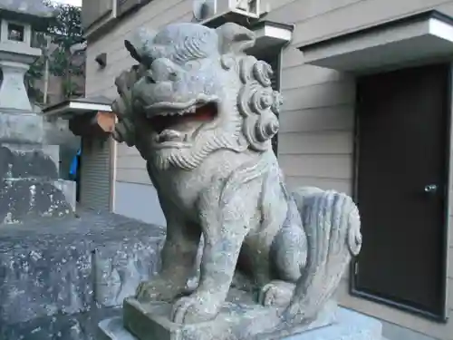 諏訪神社の狛犬