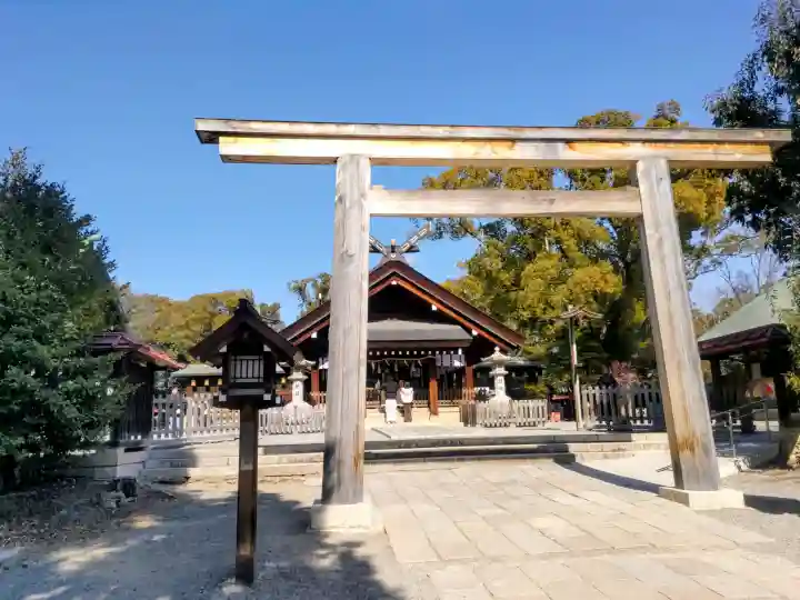 和泉國一之宮 大鳥大社の{uncategorized: "未分類", other: "その他", undefined: "問題あり", building: "その他建物", grave: "お墓", sacred_gate: "鳥居", guardian: "狛犬", statue: "像", buddha: "仏像", history: "歴史", nature: "自然", garden: "庭園", animal: "動物", pagoda: "塔", temizu: "手水舎", mountain_gate: "山門・神門", sanctuary: "本殿・本堂", subordinate: "末社・摂社", art: "芸術", scenery: "景色", jizo: "地蔵", ema: "絵馬", goshuin: "御朱印", omikuji: "おみくじ", items: "授与品その他", amulet: "お守り", goshuincho: "御朱印帳", eats: "食事", festival: "お祭り", votive_dance: "神楽", shichigosan: "七五三参", wedding: "結婚式", experience: "体験その他", initially: "初詣", around: "周辺", anti_infection: "感染症対策"}