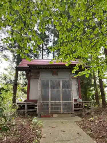 年子狐稲荷神社の{uncategorized: "未分類", other: "その他", undefined: "問題あり", building: "その他建物", grave: "お墓", sacred_gate: "鳥居", guardian: "狛犬", statue: "像", buddha: "仏像", history: "歴史", nature: "自然", garden: "庭園", animal: "動物", pagoda: "塔", temizu: "手水舎", mountain_gate: "山門・神門", sanctuary: "本殿・本堂", subordinate: "末社・摂社", art: "芸術", scenery: "景色", jizo: "地蔵", ema: "絵馬", goshuin: "御朱印", omikuji: "おみくじ", items: "授与品その他", amulet: "お守り", goshuincho: "御朱印帳", eats: "食事", festival: "お祭り", votive_dance: "神楽", shichigosan: "七五三参", wedding: "結婚式", experience: "体験その他", initially: "初詣", around: "周辺", anti_infection: "感染症対策"}