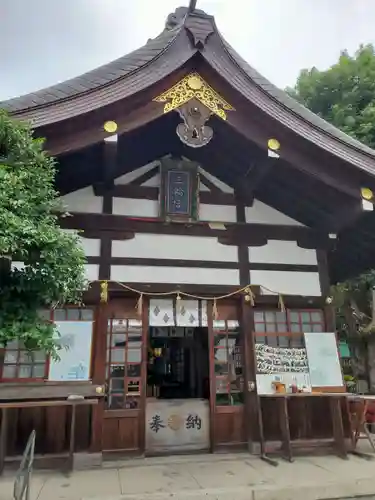 三輪神社の本殿・本堂