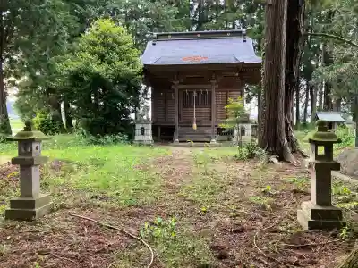 豊田湯泉神社の{uncategorized: "未分類", other: "その他", undefined: "問題あり", building: "その他建物", grave: "お墓", sacred_gate: "鳥居", guardian: "狛犬", statue: "像", buddha: "仏像", history: "歴史", nature: "自然", garden: "庭園", animal: "動物", pagoda: "塔", temizu: "手水舎", mountain_gate: "山門・神門", sanctuary: "本殿・本堂", subordinate: "末社・摂社", art: "芸術", scenery: "景色", jizo: "地蔵", ema: "絵馬", goshuin: "御朱印", omikuji: "おみくじ", items: "授与品その他", amulet: "お守り", goshuincho: "御朱印帳", eats: "食事", festival: "お祭り", votive_dance: "神楽", shichigosan: "七五三参", wedding: "結婚式", experience: "体験その他", initially: "初詣", around: "周辺", anti_infection: "感染症対策"}