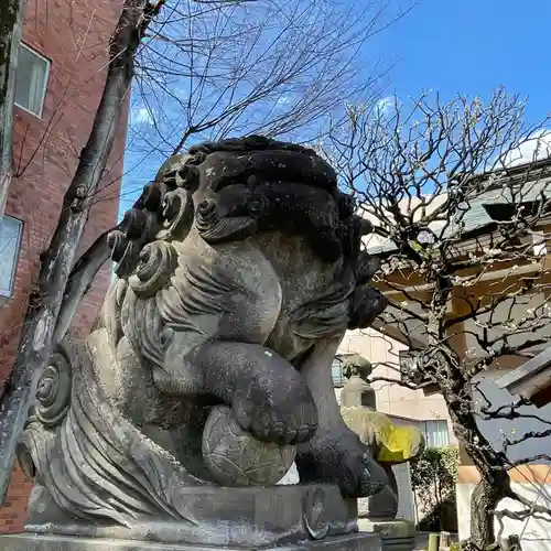 穏田神社の狛犬