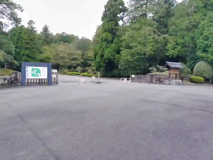 大正天皇多摩陵のその他建物