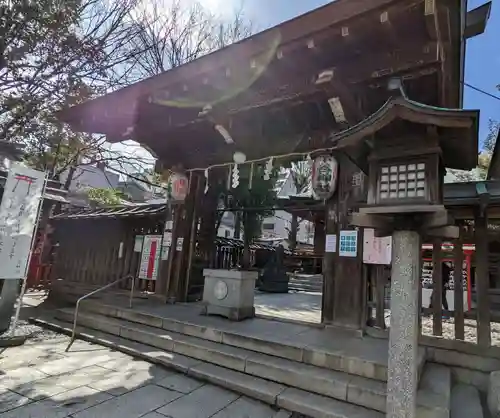 下谷神社の山門・神門