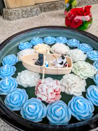 駒込妙義神社の{uncategorized: "未分類", other: "その他", undefined: "問題あり", building: "その他建物", grave: "お墓", sacred_gate: "鳥居", guardian: "狛犬", statue: "像", buddha: "仏像", history: "歴史", nature: "自然", garden: "庭園", animal: "動物", pagoda: "塔", temizu: "手水舎", mountain_gate: "山門・神門", sanctuary: "本殿・本堂", subordinate: "末社・摂社", art: "芸術", scenery: "景色", jizo: "地蔵", ema: "絵馬", goshuin: "御朱印", omikuji: "おみくじ", items: "授与品その他", amulet: "お守り", goshuincho: "御朱印帳", eats: "食事", festival: "お祭り", votive_dance: "神楽", shichigosan: "七五三参", wedding: "結婚式", experience: "体験その他", initially: "初詣", around: "周辺", anti_infection: "感染症対策"}