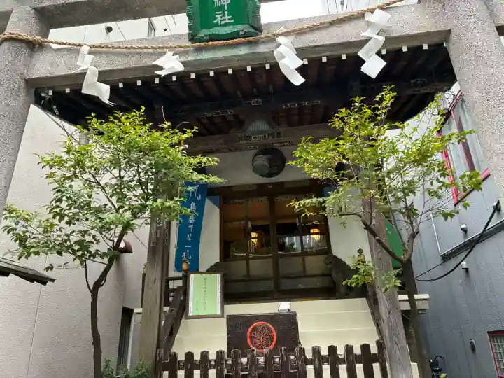 諏訪神社の{uncategorized: "未分類", other: "その他", undefined: "問題あり", building: "その他建物", grave: "お墓", sacred_gate: "鳥居", guardian: "狛犬", statue: "像", buddha: "仏像", history: "歴史", nature: "自然", garden: "庭園", animal: "動物", pagoda: "塔", temizu: "手水舎", mountain_gate: "山門・神門", sanctuary: "本殿・本堂", subordinate: "末社・摂社", art: "芸術", scenery: "景色", jizo: "地蔵", ema: "絵馬", goshuin: "御朱印", omikuji: "おみくじ", items: "授与品その他", amulet: "お守り", goshuincho: "御朱印帳", eats: "食事", festival: "お祭り", votive_dance: "神楽", shichigosan: "七五三参", wedding: "結婚式", experience: "体験その他", initially: "初詣", around: "周辺", anti_infection: "感染症対策"}