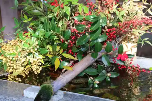 高司神社〜むすびの神の鎮まる社〜の手水