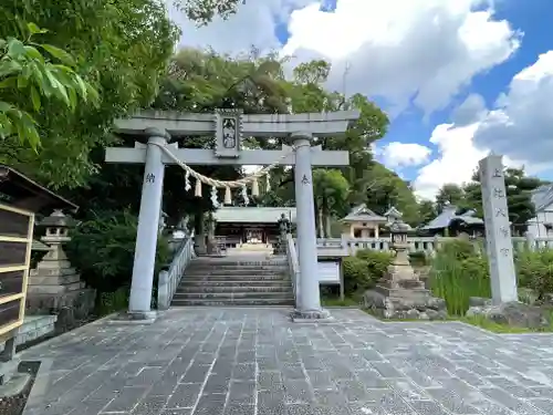 上地八幡宮の鳥居