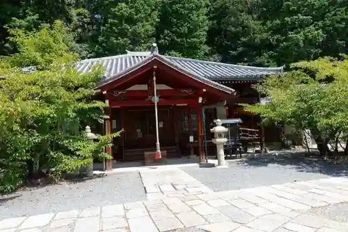 安岡寺の本殿