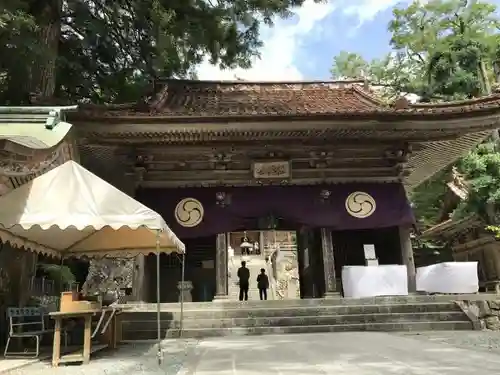 明石寺の山門