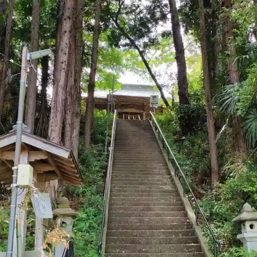 鬼越神社の庭園