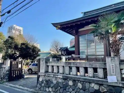 新宿下落合氷川神社の{uncategorized: "未分類", other: "その他", undefined: "問題あり", building: "その他建物", grave: "お墓", sacred_gate: "鳥居", guardian: "狛犬", statue: "像", buddha: "仏像", history: "歴史", nature: "自然", garden: "庭園", animal: "動物", pagoda: "塔", temizu: "手水舎", mountain_gate: "山門・神門", sanctuary: "本殿・本堂", subordinate: "末社・摂社", art: "芸術", scenery: "景色", jizo: "地蔵", ema: "絵馬", goshuin: "御朱印", omikuji: "おみくじ", items: "授与品その他", amulet: "お守り", goshuincho: "御朱印帳", eats: "食事", festival: "お祭り", votive_dance: "神楽", shichigosan: "七五三参", wedding: "結婚式", experience: "体験その他", initially: "初詣", around: "周辺", anti_infection: "感染症対策"}