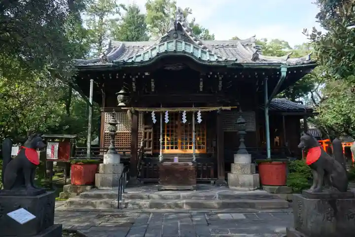三囲神社の本殿・本堂