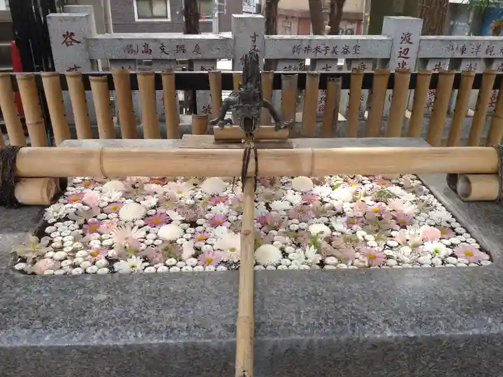 高円寺氷川神社の手水舎