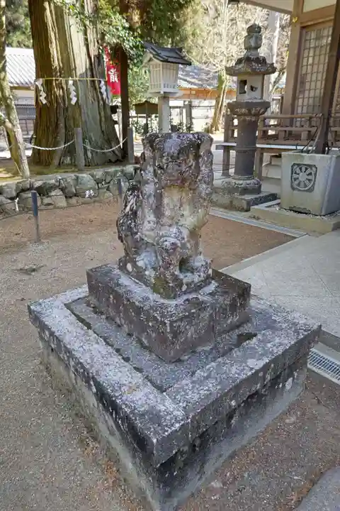 大村神社の狛犬