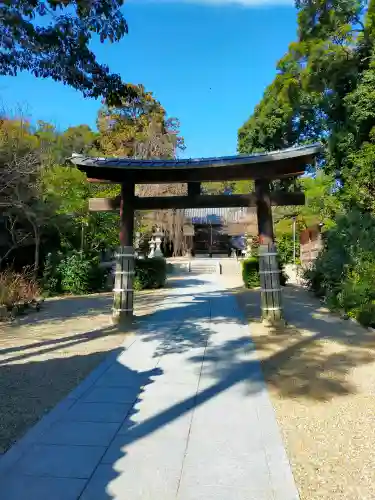 交野天神社の{uncategorized: "未分類", other: "その他", undefined: "問題あり", building: "その他建物", grave: "お墓", sacred_gate: "鳥居", guardian: "狛犬", statue: "像", buddha: "仏像", history: "歴史", nature: "自然", garden: "庭園", animal: "動物", pagoda: "塔", temizu: "手水舎", mountain_gate: "山門・神門", sanctuary: "本殿・本堂", subordinate: "末社・摂社", art: "芸術", scenery: "景色", jizo: "地蔵", ema: "絵馬", goshuin: "御朱印", omikuji: "おみくじ", items: "授与品その他", amulet: "お守り", goshuincho: "御朱印帳", eats: "食事", festival: "お祭り", votive_dance: "神楽", shichigosan: "七五三参", wedding: "結婚式", experience: "体験その他", initially: "初詣", around: "周辺", anti_infection: "感染症対策"}