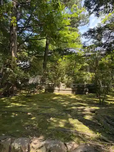 彌彦神社の{uncategorized: "未分類", other: "その他", undefined: "問題あり", building: "その他建物", grave: "お墓", sacred_gate: "鳥居", guardian: "狛犬", statue: "像", buddha: "仏像", history: "歴史", nature: "自然", garden: "庭園", animal: "動物", pagoda: "塔", temizu: "手水舎", mountain_gate: "山門・神門", sanctuary: "本殿・本堂", subordinate: "末社・摂社", art: "芸術", scenery: "景色", jizo: "地蔵", ema: "絵馬", goshuin: "御朱印", omikuji: "おみくじ", items: "授与品その他", amulet: "お守り", goshuincho: "御朱印帳", eats: "食事", festival: "お祭り", votive_dance: "神楽", shichigosan: "七五三参", wedding: "結婚式", experience: "体験その他", initially: "初詣", around: "周辺", anti_infection: "感染症対策"}