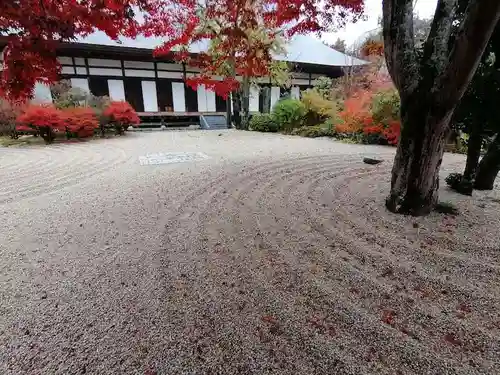 月山寺の庭園