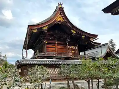沙沙貴神社の本殿・本堂