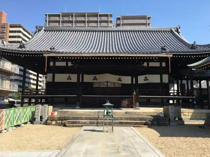 鶴満寺の本殿・本堂
