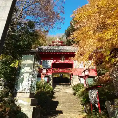 磯山弁財天の山門・神門