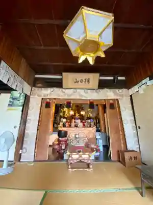 西圓寺の本殿・本堂