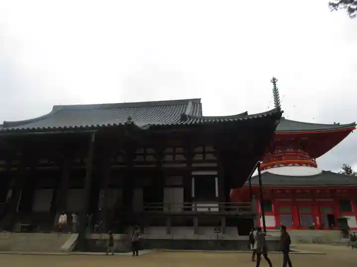 壇上伽藍の本殿・本堂