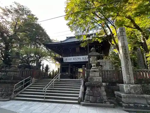 高尾山薬王院の山門・神門