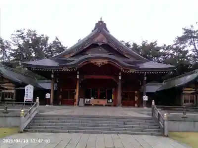 新潟縣護國神社の{uncategorized: "未分類", other: "その他", undefined: "問題あり", building: "その他建物", grave: "お墓", sacred_gate: "鳥居", guardian: "狛犬", statue: "像", buddha: "仏像", history: "歴史", nature: "自然", garden: "庭園", animal: "動物", pagoda: "塔", temizu: "手水舎", mountain_gate: "山門・神門", sanctuary: "本殿・本堂", subordinate: "末社・摂社", art: "芸術", scenery: "景色", jizo: "地蔵", ema: "絵馬", goshuin: "御朱印", omikuji: "おみくじ", items: "授与品その他", amulet: "お守り", goshuincho: "御朱印帳", eats: "食事", festival: "お祭り", votive_dance: "神楽", shichigosan: "七五三参", wedding: "結婚式", experience: "体験その他", initially: "初詣", around: "周辺", anti_infection: "感染症対策"}
