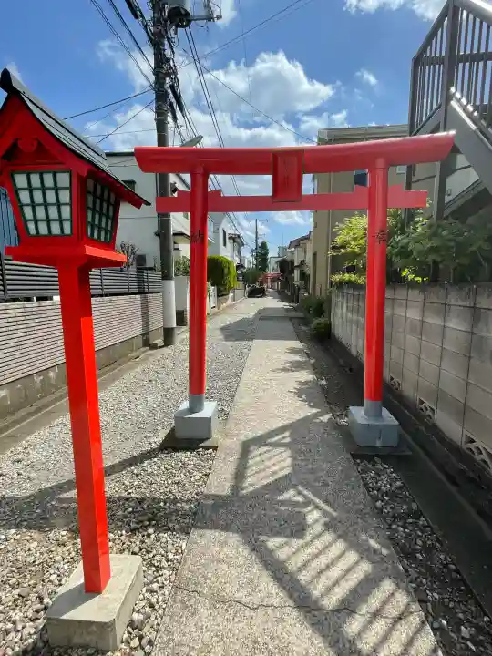 久富稲荷神社の{uncategorized: "未分類", other: "その他", undefined: "問題あり", building: "その他建物", grave: "お墓", sacred_gate: "鳥居", guardian: "狛犬", statue: "像", buddha: "仏像", history: "歴史", nature: "自然", garden: "庭園", animal: "動物", pagoda: "塔", temizu: "手水舎", mountain_gate: "山門・神門", sanctuary: "本殿・本堂", subordinate: "末社・摂社", art: "芸術", scenery: "景色", jizo: "地蔵", ema: "絵馬", goshuin: "御朱印", omikuji: "おみくじ", items: "授与品その他", amulet: "お守り", goshuincho: "御朱印帳", eats: "食事", festival: "お祭り", votive_dance: "神楽", shichigosan: "七五三参", wedding: "結婚式", experience: "体験その他", initially: "初詣", around: "周辺", anti_infection: "感染症対策"}