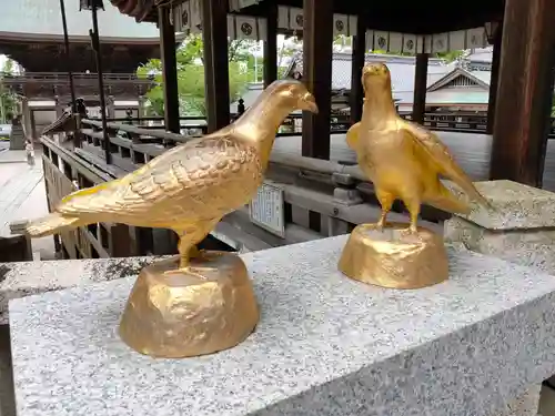 日牟禮八幡宮の像