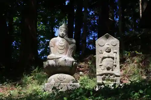 稲荷神社の仏像