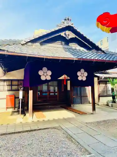 大須観音 （北野山真福寺宝生院）の{uncategorized: "未分類", other: "その他", undefined: "問題あり", building: "その他建物", grave: "お墓", sacred_gate: "鳥居", guardian: "狛犬", statue: "像", buddha: "仏像", history: "歴史", nature: "自然", garden: "庭園", animal: "動物", pagoda: "塔", temizu: "手水舎", mountain_gate: "山門・神門", sanctuary: "本殿・本堂", subordinate: "末社・摂社", art: "芸術", scenery: "景色", jizo: "地蔵", ema: "絵馬", goshuin: "御朱印", omikuji: "おみくじ", items: "授与品その他", amulet: "お守り", goshuincho: "御朱印帳", eats: "食事", festival: "お祭り", votive_dance: "神楽", shichigosan: "七五三参", wedding: "結婚式", experience: "体験その他", initially: "初詣", around: "周辺", anti_infection: "感染症対策"}