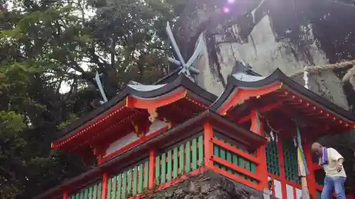 神倉神社（熊野速玉大社摂社）の{uncategorized: "未分類", other: "その他", undefined: "問題あり", building: "その他建物", grave: "お墓", sacred_gate: "鳥居", guardian: "狛犬", statue: "像", buddha: "仏像", history: "歴史", nature: "自然", garden: "庭園", animal: "動物", pagoda: "塔", temizu: "手水舎", mountain_gate: "山門・神門", sanctuary: "本殿・本堂", subordinate: "末社・摂社", art: "芸術", scenery: "景色", jizo: "地蔵", ema: "絵馬", goshuin: "御朱印", omikuji: "おみくじ", items: "授与品その他", amulet: "お守り", goshuincho: "御朱印帳", eats: "食事", festival: "お祭り", votive_dance: "神楽", shichigosan: "七五三参", wedding: "結婚式", experience: "体験その他", initially: "初詣", around: "周辺", anti_infection: "感染症対策"}