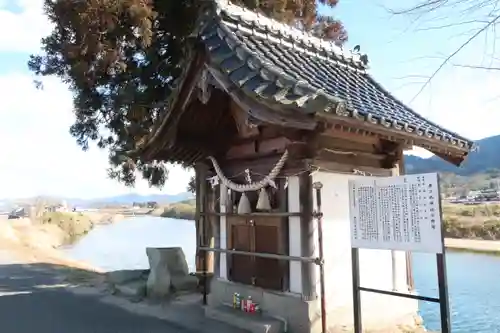 兼沢水神社の本殿