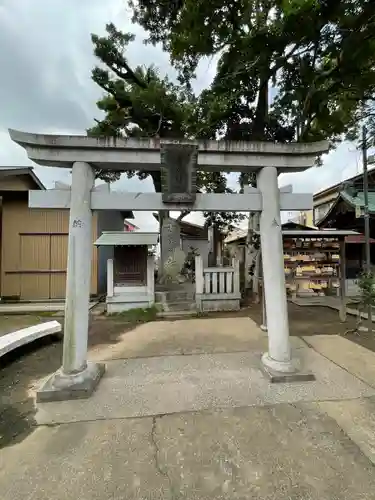 芳川神社の鳥居