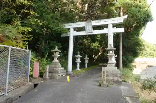 新殿神社の鳥居