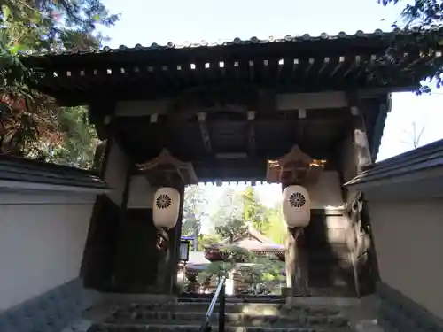 目の霊山　油山寺の山門・神門