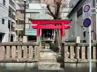 二ツ谷稲荷神社の{uncategorized: "未分類", other: "その他", undefined: "問題あり", building: "その他建物", grave: "お墓", sacred_gate: "鳥居", guardian: "狛犬", statue: "像", buddha: "仏像", history: "歴史", nature: "自然", garden: "庭園", animal: "動物", pagoda: "塔", temizu: "手水舎", mountain_gate: "山門・神門", sanctuary: "本殿・本堂", subordinate: "末社・摂社", art: "芸術", scenery: "景色", jizo: "地蔵", ema: "絵馬", goshuin: "御朱印", omikuji: "おみくじ", items: "授与品その他", amulet: "お守り", goshuincho: "御朱印帳", eats: "食事", festival: "お祭り", votive_dance: "神楽", shichigosan: "七五三参", wedding: "結婚式", experience: "体験その他", initially: "初詣", around: "周辺", anti_infection: "感染症対策"}