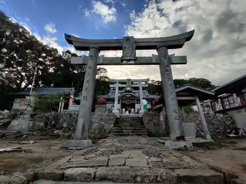 八幡竃門神社の鳥居